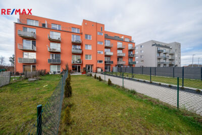 Prodej bytu 1+kk, 36 m2, Hostivice