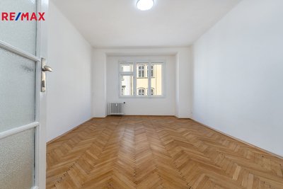 Pronájem bytu 1+kk, 32.6 m2, Praha