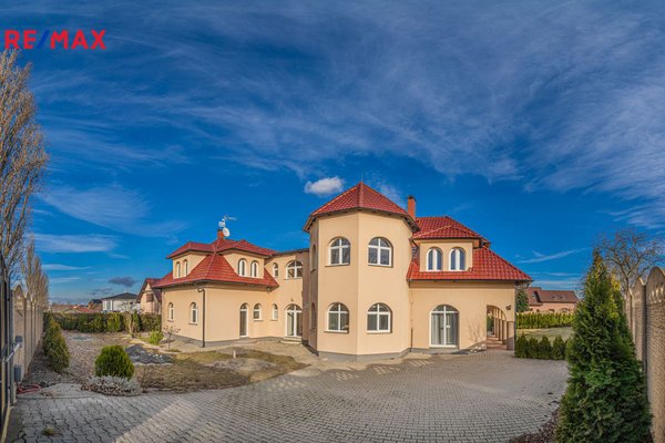 Prodej rodinného domu, 844 m2, Buštěhrad